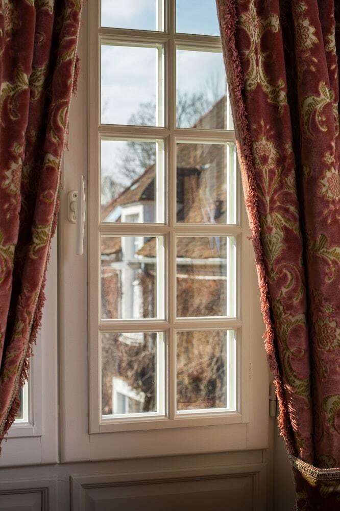 Bed & Breakfast Aux Charmes De Maintenon