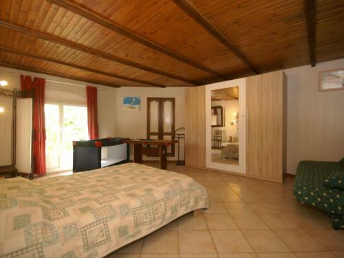 Extravagant Holiday Home In Piolenc With Private Pool