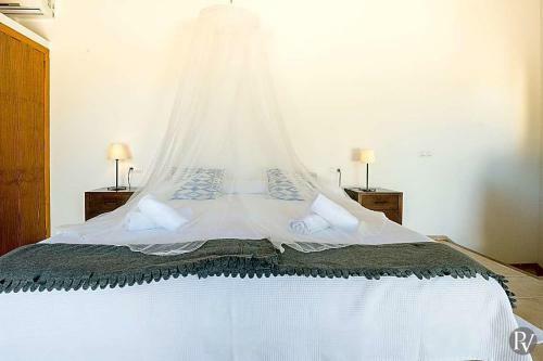 Arta Villa Sleeps 6 Pool Air Con Wifi