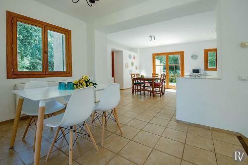 Arta Villa Sleeps 6 Pool Air Con Wifi