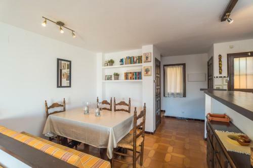 Begur Apartment Sleeps 2 Pool