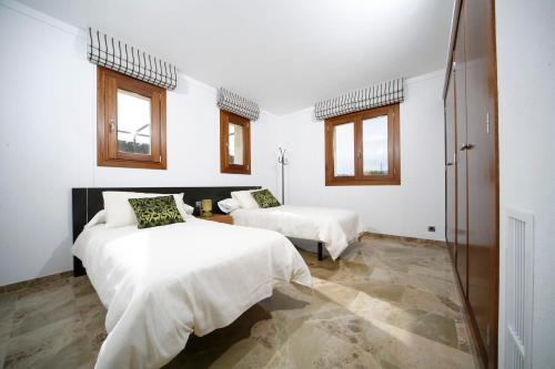 Es Barcares Villa Sleeps 6 Pool Wifi