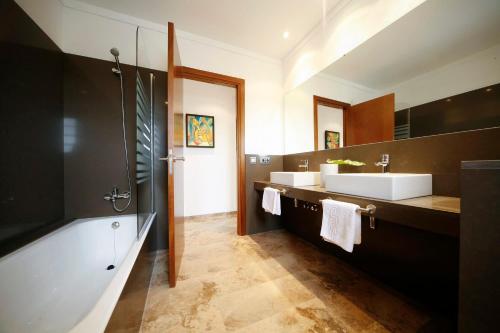 Es Barcares Villa Sleeps 6 Pool Wifi