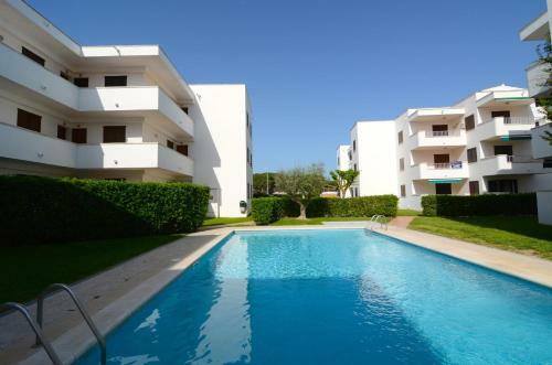 Apartamentos Cala Montgo