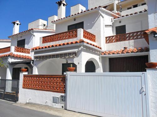 Holiday Home Empord�