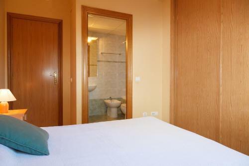 Uhc Golden Pineda Apartments