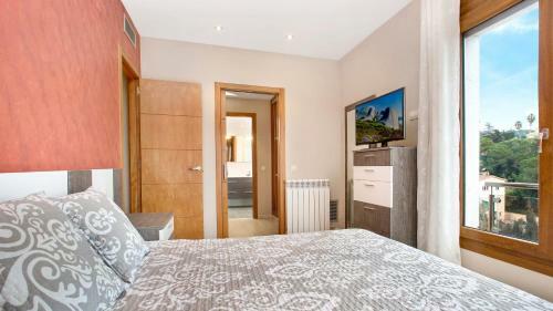 Lloret De Mar Villa Sleeps 8