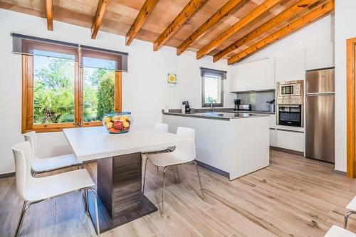 Pollenca Villa Sleeps 6 Pool Air Con Wifi