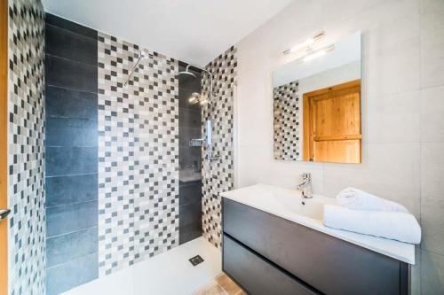 Pollenca Villa Sleeps 6 Pool Air Con Wifi