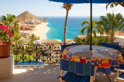 Pacific Ocean Views & Infinity Pool, Villa Miramar