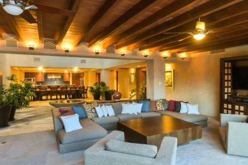 Beachfront Luxury With Staff, Villa Tranquilidad