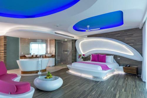 Ikonik The Carmen Hotel - Adults Only