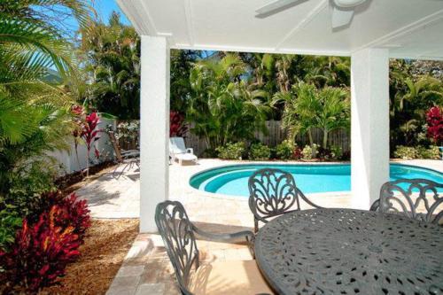 Holly Hideaway