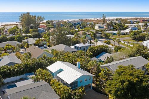 Holly Hideaway