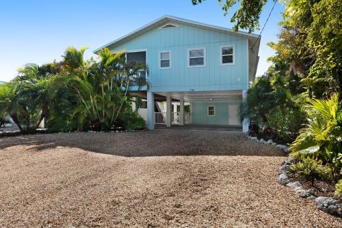 Holly Hideaway