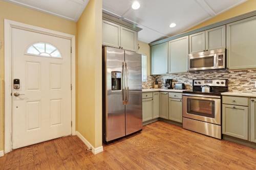 Key Lime Cottage West