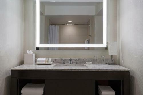 Renaissance Baton Rouge Hotel