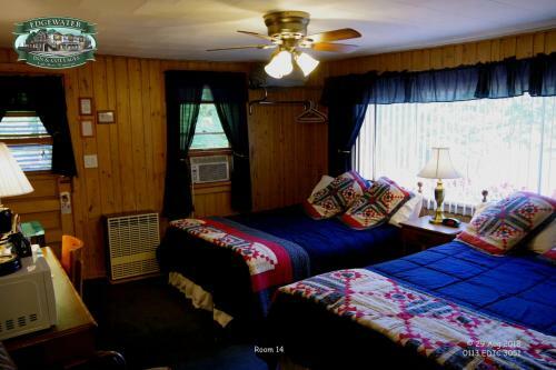 Posada Edgewater Inn & Cottages