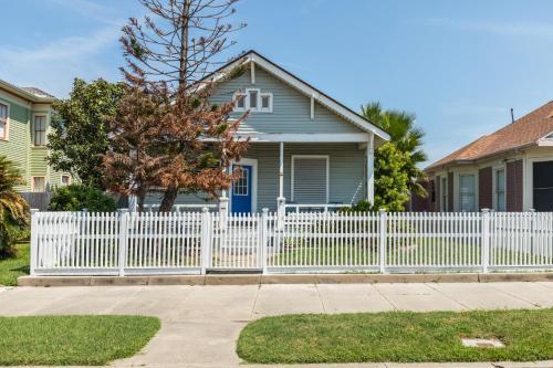 Castaway Cottage