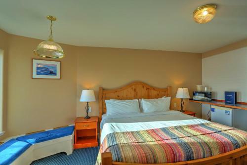 Hotel Land's End Resort