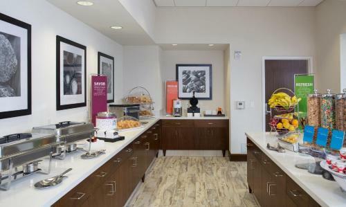 Hotel Hampton Inn & Suites Oahu/kapolei, Hi - Free Breakfast