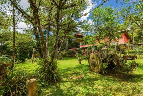 Hostal Pousada Jardim Das Montanhas