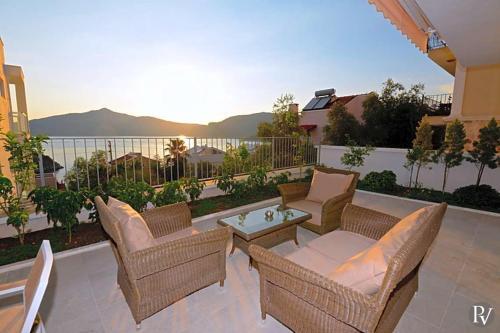 Kalkan Villa Sleeps 8 Pool Air Con Wifi