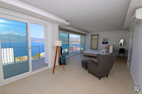 Kalkan Villa Sleeps 8 Pool Air Con Wifi