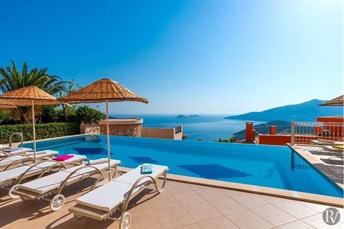 Kalkan Villa Sleeps 10 Pool Wifi