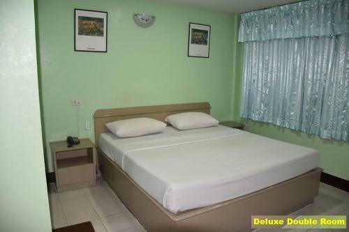 Posada Woodlands Inn