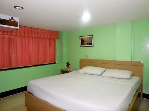 Posada Woodlands Inn