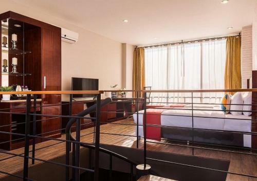 Ratchada Point Hotel
