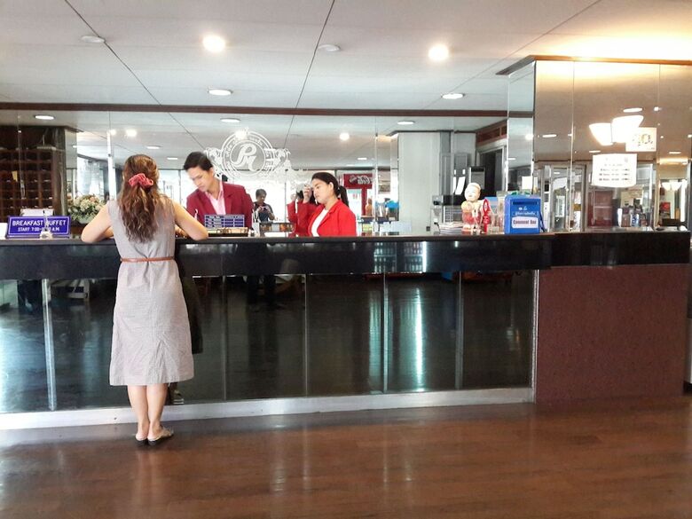 Hotel Nanatai Suites