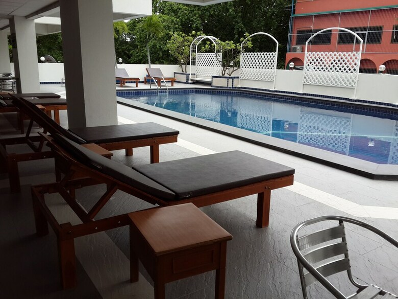 Hotel Nanatai Suites