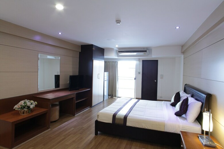 Hotel Nanatai Suites