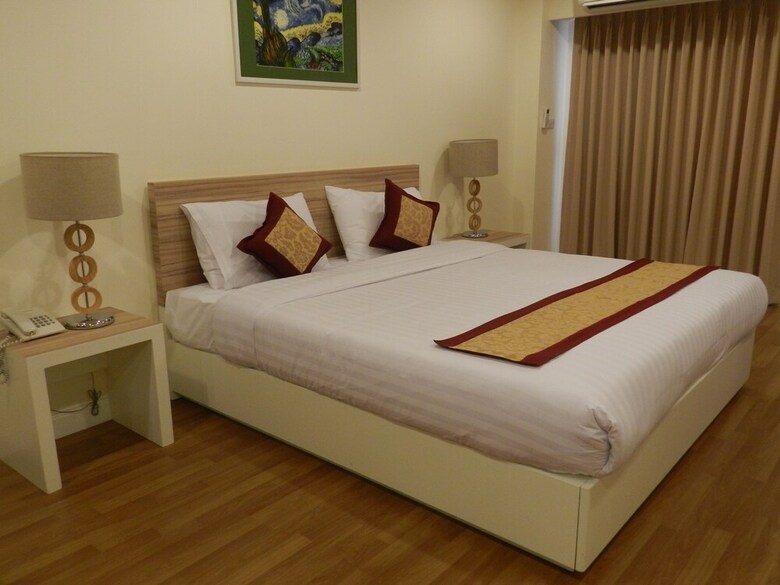 Hotel Nanatai Suites
