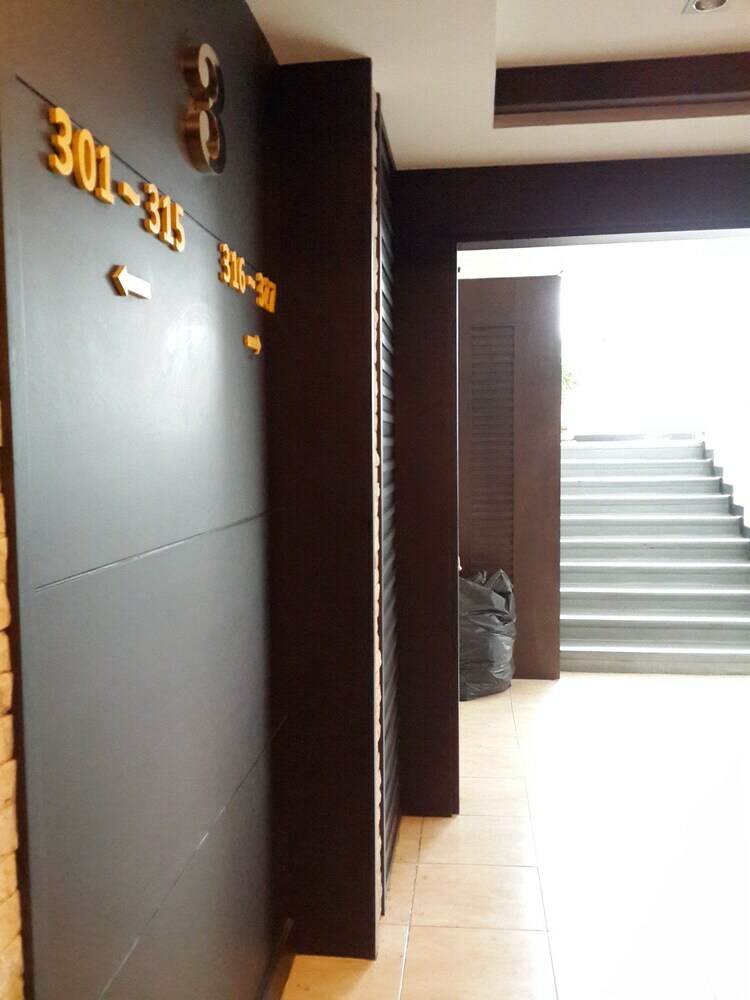 Hotel Nanatai Suites