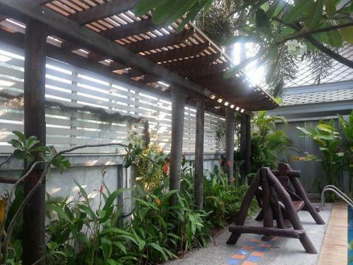 Posada Baan Suksiri Hotel