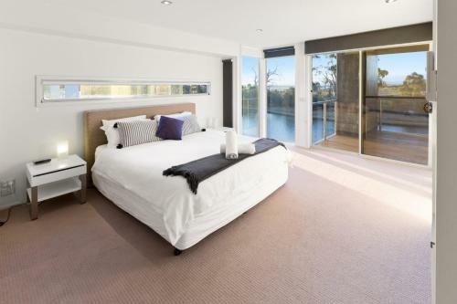Gippsland Lakehouse A - Canal Frontage
