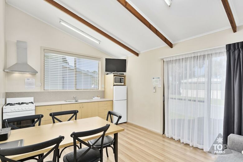 Victor Harbor Holiday & Cabin Park