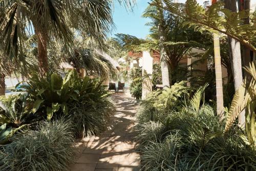 Aparthotel Sea Change Beachfront Apartments