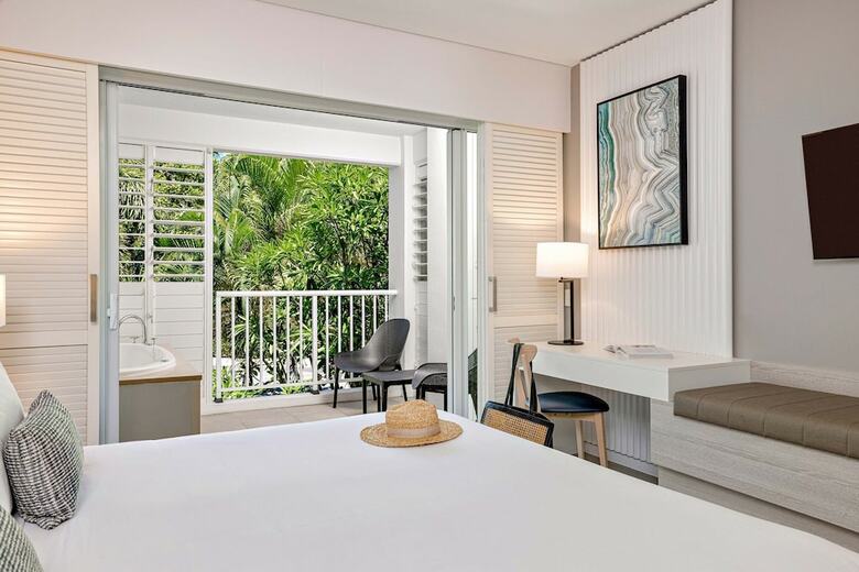Hotel Peppers Beach Club