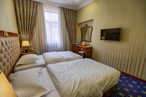 Shah Palace Hotel