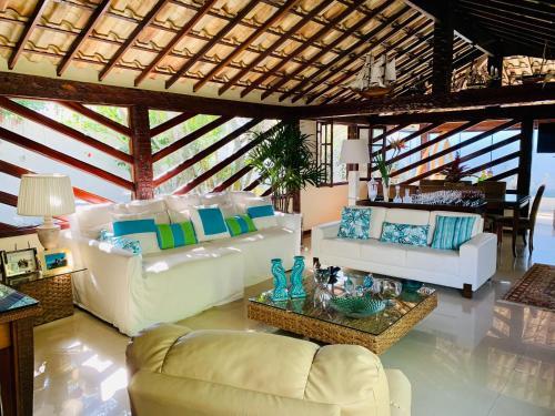 B�zios House