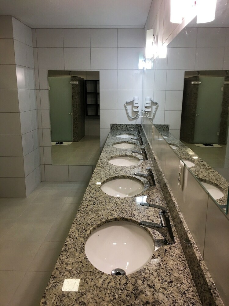Eleganz Hostel & Suites