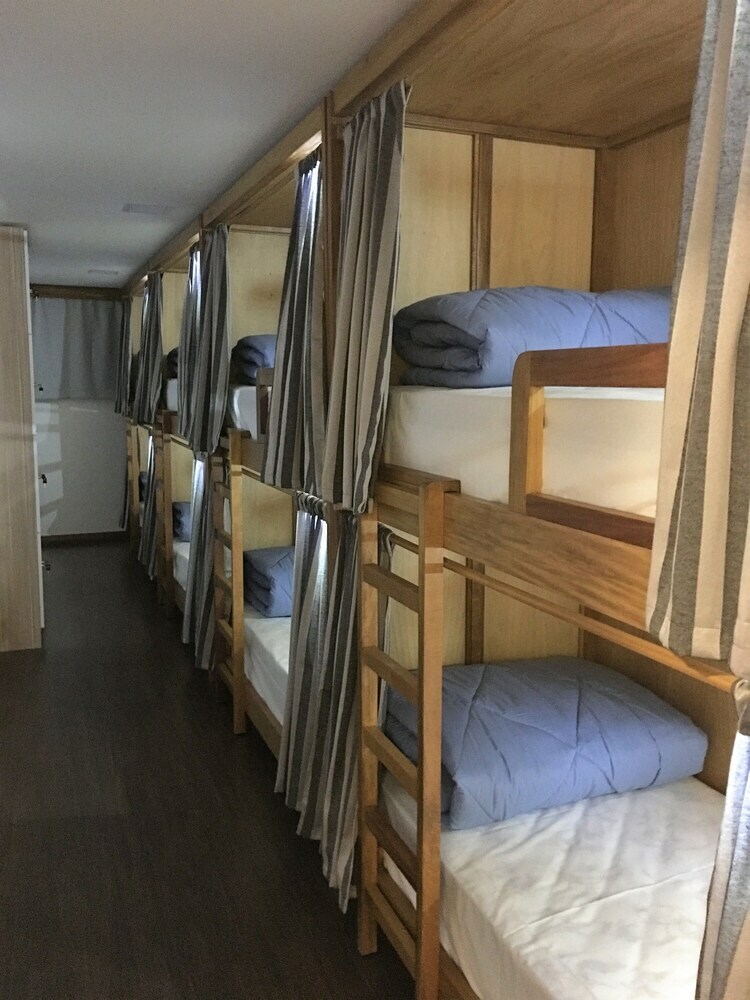 Eleganz Hostel & Suites