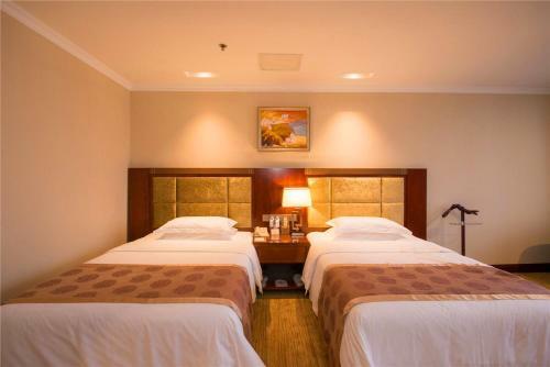 River Romance Hotel