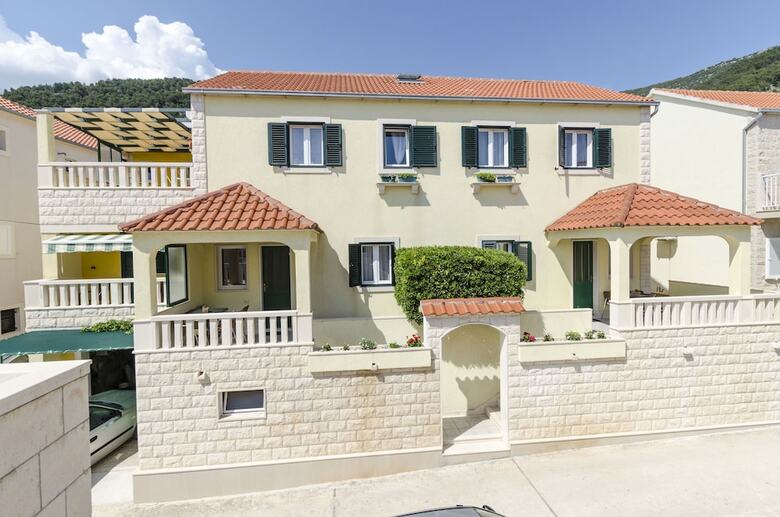 Apartments Josip