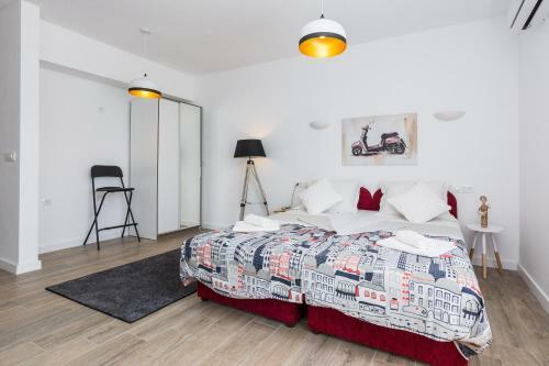 Hostal Apartments Marta