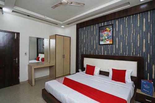 Oyo 23297 Hotel Vanaya Palace